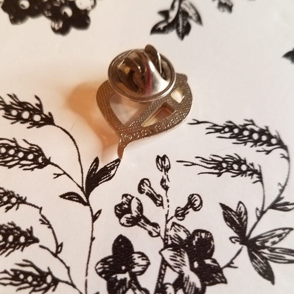 Heart with cross pin jo30 - Picture 4 of 6